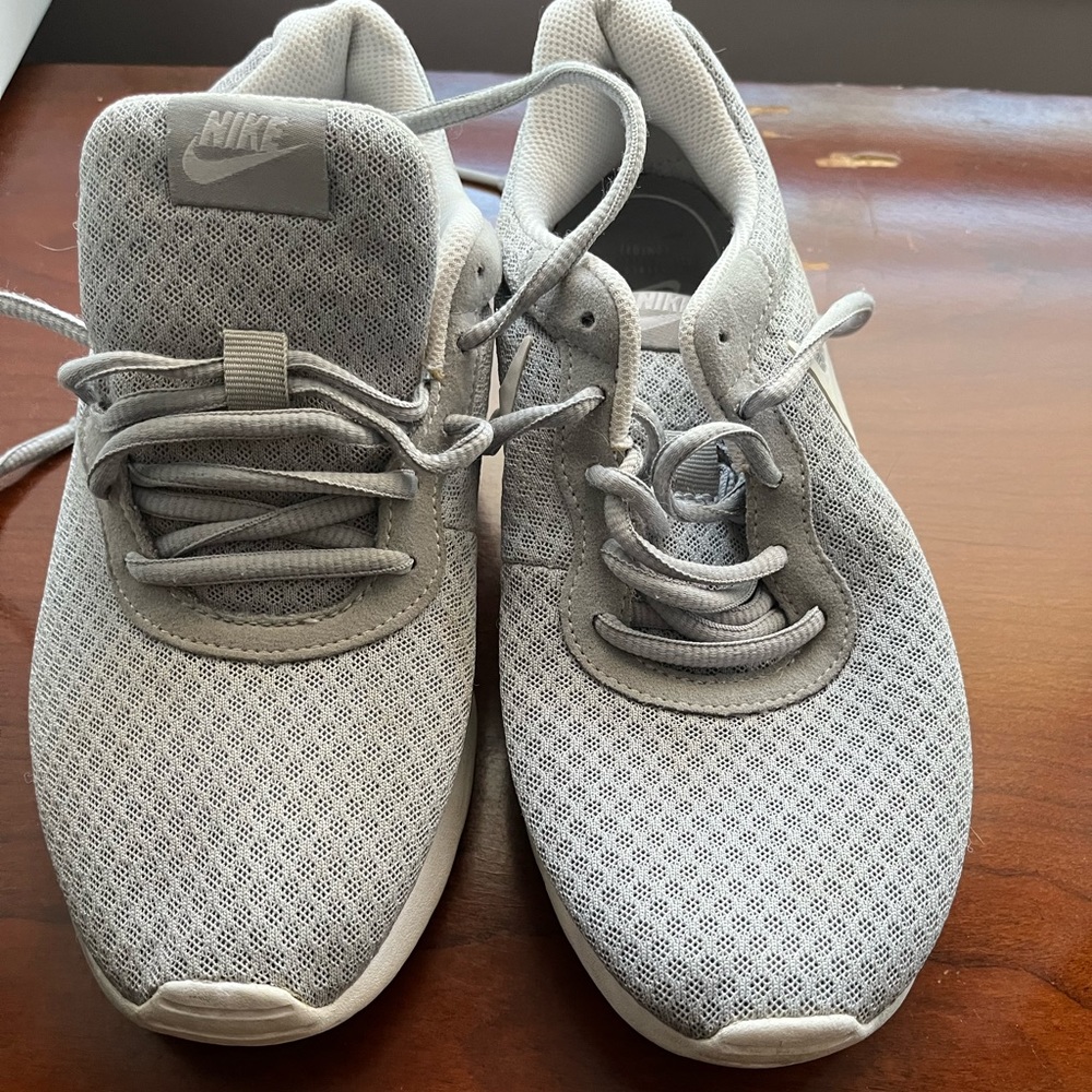 Woman’s nike  sneakers
